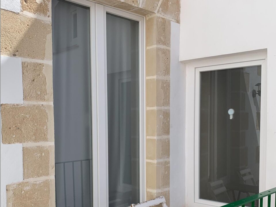 Puertas y ventanas de PVC en El Puerto de Santa María. Carpintería de PVC Motuchi.