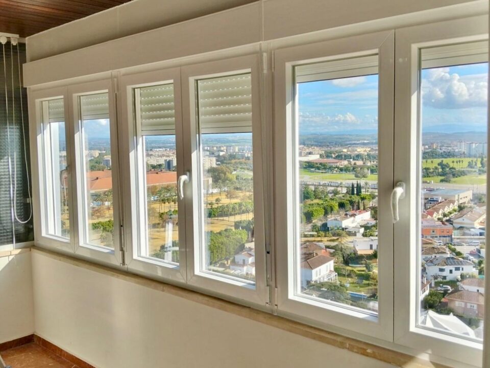 Ventanas de PVC en Cádiz. Proyecto de Motuchi.