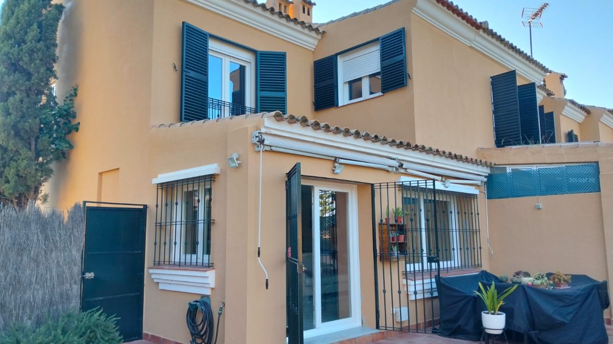 Puertas de PVC Motuchi en Cádiz