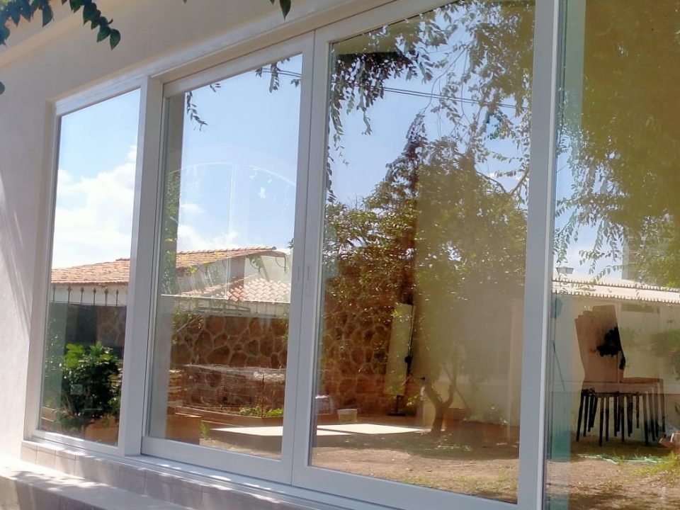 Ventanas y puertas de PVC Kommerling en El Puerto de Santa María