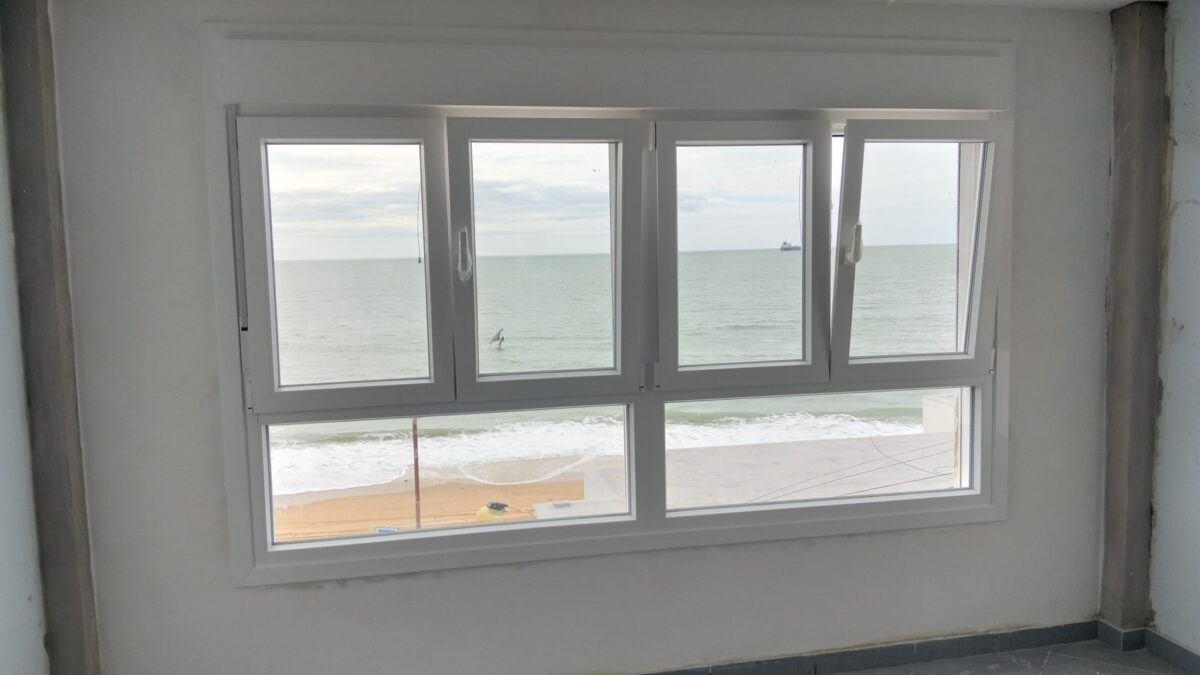 Ventanas de PV Motuchi. Fijos con oscilobatientes